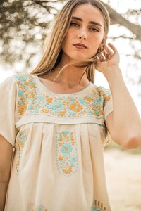 Robe longue en coton écologique pour femme, col mandarin, broderie main, ourlet évasé, taille naturelle, ceinture décorative, style doux - Product Image 5
