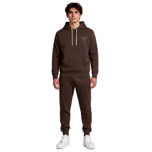Ensemble de survêtement marron à capuche pour homme, couleur unie, décontracté, manches longues, sweat-shirt et pantalon en coton, logo frontal, coupe classique, pour l'automne - Product Image 1
