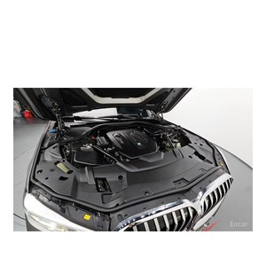 BMW Série 7 740d XDrive M Sport Janvier 2021 110 074 km Diesel Automatique Sièges en cuir Volant à gauche Caméra arrière - Product Image 6