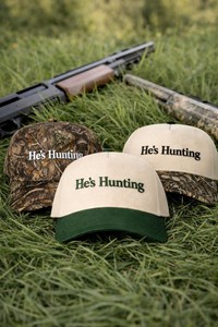 Gorra Snapback Bordada He's Hunting, Unisex, de 5 Paneles, de Algodón, Estilo Béisbol, Camuflaje, con Visera Ajustable, para Uso Casual al Aire Libre - Product Image 4