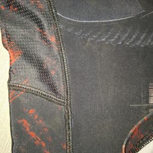 Rashguards de MMA Samurai con diseño personalizado para niños, con costuras de 5 agujas y paneles de malla para mayor transpirabilidad. - Product Image 6