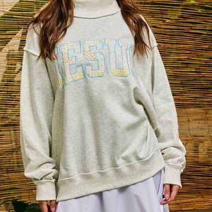 Sweat-shirt personnalisé à col montant Gamma Row Sorority, style esthétique vie grecque, pull universitaire rétro, vêtements de boutique - Product Image 4