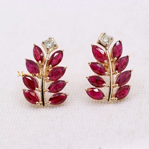 ต่างหูทองคำแท้ 14K ประดับทับทิมทรงมาร์คีส์และเพชรลายใบไม้ ขายส่ง Memoria Jewels - Product Image 1