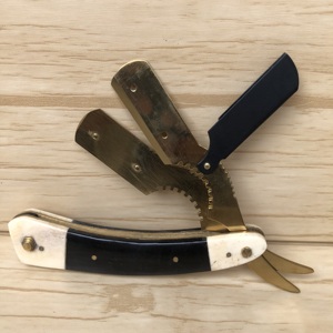 มีดโกนเหล็กกล้าไร้สนิมสีลูกกวาดพร้อมโลโก้แบบกำหนดเอง มีดโกนแบบตรงสำหรับช่างตัดผม - Product Image 1