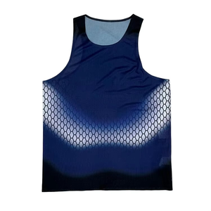 Ensemble d'uniformes de basketball personnalisés, maillots et shorts sublimés pour les équipes - Product Image 3