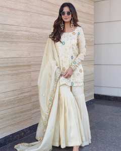 Ensemble Sharara pour femme en Chiffon pur entièrement cousu, avec haut brodé de sequins 3MM et dupatta assorti, prêt-à-porter - Product Image 4