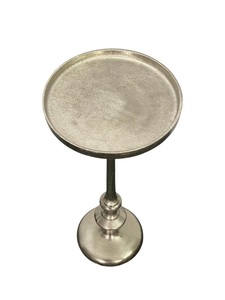 Table de bar élégante et fine sur piétement, finition martelée, plateau rond, base robuste, design gain de place, idéale pour les intérieurs sophistiqués - Product Image 2