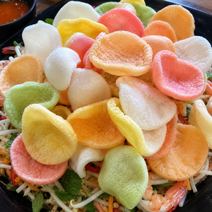 ขนมกุ้งอบกรอบหลากสีสันจากกุ้งผักทอดกรอบ รสชาติอาหารทะเล ทอดโดยคุณอัลลินา - Product Image 2