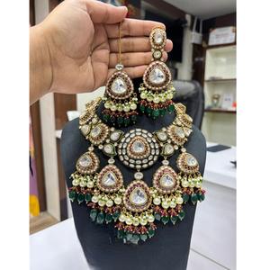 Hermoso conjunto de gargantilla Kundan chapada en oro de la mejor calidad con aretes, tikka para boda, colección de joyería nupcial para mujer - Product Image 1