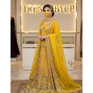 TrendsbyCp Lehenga Choli de Seda de Lujo para Novias Pakistaníes |   Lehenga Pishwas amarillo de red, largo hasta el suelo, sin arrugas y adornado a mano - Product Image 1