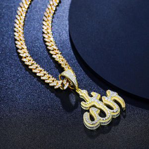 Colgante de Allah Chapado en Oro de 18K con Microincrustaciones de Cristales de Estrás, Letra Redonda con Corte Brillante, Joyería de Moda Hiphop para Hombre - Product Image 4