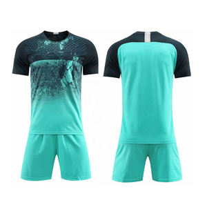 Uniforme de football unisexe pour adultes de qualité supérieure, entièrement personnalisé, respirant, manches courtes, toutes tailles et couleurs, fabriqué au Pakistan - Product Image 1