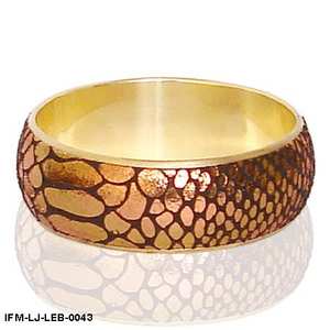 Brazalete de Cuero Genuino Hecho a Mano y Latón con Grabado de Piel de Serpiente, Joyería con Estampado de Animales Exóticos - Product Image 5