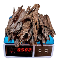 Saf Agarwood Oud Parçaları Uzun Süreli Sandal Ağacı Çayı Kokulu Esansiyel Yağ Tutucu Dayanıklı Ahşap Malzeme %100 Doğal Tütsü
