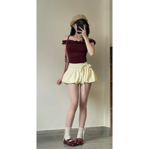 เสื้อยืดผู้หญิงทรงเข้ารูปเกรดพรีเมียม หลายสี เอวสูง ทรงตรง บริการ ODM  ตกแต่งระบายขอบคอแบบบาร์โดต์ - Product Image 2