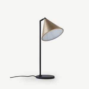 Lámpara de Mesa Metálica Summit Cone con Pantalla Geométrica, Elegante Construcción de Hierro, Iluminación de Tareas Enfocada, Acento Elegante para el Hogar - Product Image 3
