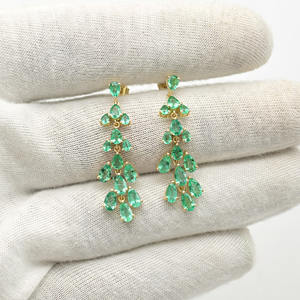 Pendientes Colgantes de Esmeralda Zambiana con Corte de Pera de 3.76 CTW, Certificados por IGI, con Hoja de Oro Sólido de 14k, Listos para Enviar - Product Image 2