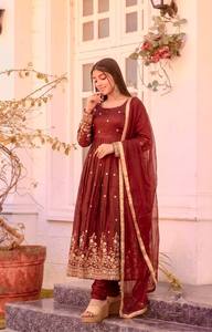 ชุดเดรส Anarkali ผ้าไหมสำหรับผู้หญิงแบบใหม่ล่าสุด ตกแต่งด้วยงานปักเลื่อมเต็มตัว ทรงบานสวย - Product Image 2