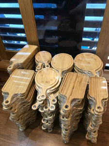 Des planches en bois vietnamiennes pour la préparation des aliments et la présentation sur la table, conçues pour les cuisines et salles à manger modernes - Product Image 3