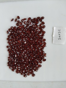 โกเมนสีแดงธรรมชาติ 4.5x3.5 มม. รูปทรงวงรี คุณภาพดีที่สุด พลอยเม็ดเดี่ยวสำหรับทำเครื่องประดับ - Product Image 4