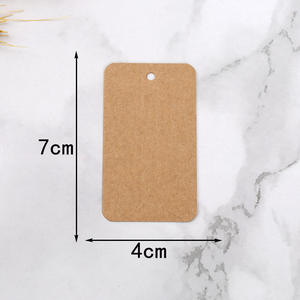 Étiquettes suspendues vierges en papier kraft OEM 2026, 4x7cm avec coins arrondis, pour étiquettes de vêtements et emballages cadeaux de boulangerie - Product Image 5