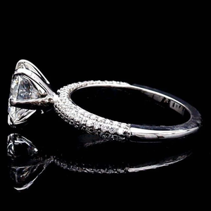Bague de fiançailles solitaire en diamant de laboratoire, or blanc 14 carats, accent de pierres pavées sur les côtés, bijoux de mariage classiques - Product Image 2