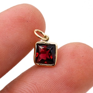 Vente en gros Pendentif en grenat naturel avec pierres précieuses 14k or jaune massif fait à la main forme carrée pour les femmes certifié GIA pour les fêtes - Product Image 5