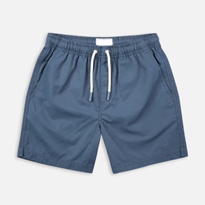 Short de bain décontracté pour homme, rayé, tissé, 100 % polyester, séchage rapide, cordon de serrage, taille mi-haute, logo avant, poches, pour la plage et la piscine - Product Image 1