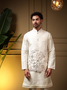 Ensemble Koti Kurta brodé de haute qualité pour hommes, collection mariage, provenant d'un fournisseur et exportateur indien. - Product Image 5