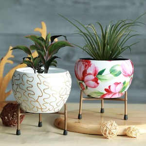 Handmade Metal Planter With <b>Stand</b> for Indoor and Outdoor Decoration at Wholesale Price From India - Product Image 4