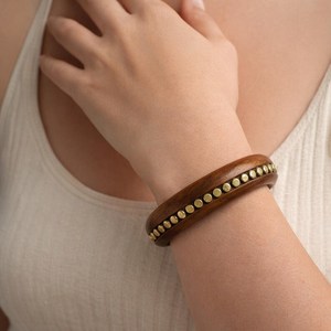 Bracelets de luxe en résine de créateur, faits à la main, polis, pour femmes, motif linéaire traditionnel, écologiques, style artistique - Product Image 6