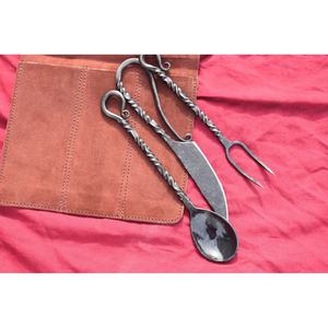 ชุดช้อนส้อมสแตนเลสสตีลคุณภาพสูง งานแฮนด์เมด สไตล์ยุคกลาง 3 ชิ้น พร้อมปลอกหนัง  แบบใหม่ - Product Image 3