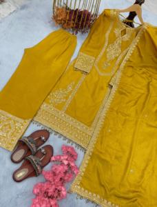 Conjunto de Fiesta de Diseño Pakistaní: Top de Seda con Plazo y Dupatta, Kurti Indio Premium con Sharara y Dupatta - Product Image 3