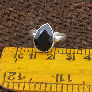 แหวนเงินแท้ 925 ประดับพลอยออนิกซ์สีดำธรรมชาติ ทำมือ หินแคริบเบียน สำหรับผู้หญิง แหวนสีดำมินิมอล ขายส่ง - Product Image 3