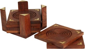 Posavasos de madera hechos a mano para tazas, vasos, ollas calientes y vajilla, de la India. - Product Image 4