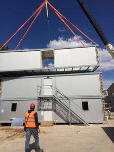 Maison conteneur pliable <span class=keywords><strong>à</strong></span> déploiement rapide, résistante au vent, logement modulaire mobile pour chantier, bureau de chantier <span class=keywords><strong>à</strong></span> grande échelle, entrepôt <span class=keywords><strong>à</strong></span> panneaux sandwich - Product Image 3