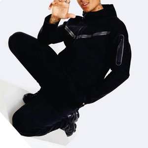 Sudadera con capucha y cremallera completa de diseño OEM, 69% algodón, 31% poliéster, negra, para hombre, de invierno, con estampado, de forro polar técnico, y pantalones de chándal. - Product Image 2