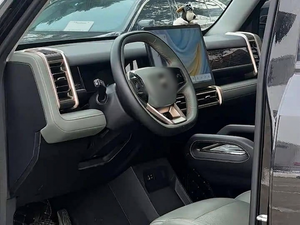 รถยนต์ไฟฟ้าเชอร์รี่ iCar 03 EV SUV 4WD รุ่นปี 2024 ระยะทางวิ่ง 401-500 กม. - Product Image 2