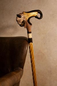Canne de marche de luxe en corne de buffle antique, design unique et élégante pour le soutien en extérieur - Product Image 1