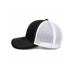Casquettes de baseball en maille bicolores personnalisées en gros, casquettes trucker à 6 panneaux produites par une usine vietnamienne en plusieurs couleurs - Product Image 2