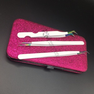 Pinza para Extensión de Pestañas RMI Multi Plasma Tip Antiestática de 10 mm, Acero Inoxidable con Recubrimiento en Polvo Blanco, con Estuche Magnético Rosa Oscuro - Product Image 5