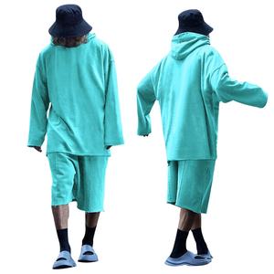 ชุดเซ็ตเสื้อฮู้ดดี้และกางเกงขาสั้นลำลองสำหรับผู้ชาย บริการ OEM ผลิตจากผ้าโพลีเอสเตอร์ คุณภาพสูง ระบายอากาศได้ดี เหมาะสำหรับฤดูใบไม้ผลิ - Product Image 1