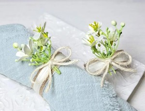 Anneau de serviette à fleurs blanches, porte-serviettes rustique pour mariage, anneau de serviette en toile de jute, décoration de table de mariage, décoration de fête - Product Image 2