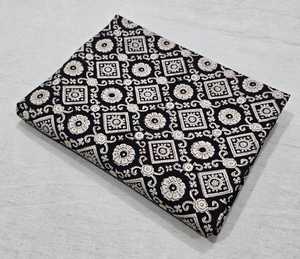 Tela de algodón 100% india hecha a mano, ecológica, con estampado floral tradicional hecho a mano, para decoración del hogar y vestidos. - Product Image 6