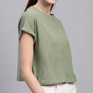 Crop top tendance pour femme, tissu extensible doux, coupe confortable, style décontracté. - Product Image 5