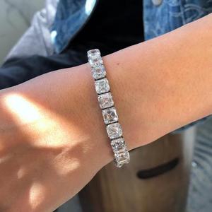 สร้อยข้อมือเทนนิสทรง Asscher Cut หรูหรา สง่างาม เหมาะเป็นของขวัญวันครบรอบสำหรับเธอ สวยงามอย่างประณีต - Product Image 3