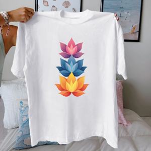 Camiseta de Mujer de Corte Regular con Estampado Degradado de Flores de Loto, Estilo Casual, 100% Algodón Puro, Tejido de Punto, Cuello Redondo, Manga Corta - Product Image 1