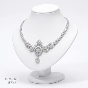 Collier en or blanc avec pendentif de luxe en diamant de culture à motif floral d'Inde du Sud, chaîne en boîte, certifié IGI, élégant pour femme, idéal pour les mariages - Product Image 1