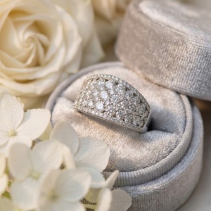 Bague de mariage sur mesure classique en or blanc massif 18 carats avec diamant véritable rond et large pour femme - Product Image 2