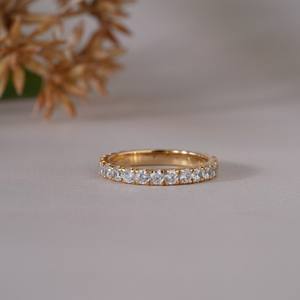 Elegante Anillo de Boda con Diamantes Compartidos para Mujer, Joyería Clásica, Impresionante Anillo de Eternidad de Moissanita con Corte Redondo en Oro de 14K - Product Image 1